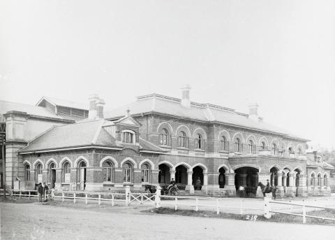 Exterior of Roma Street train stations