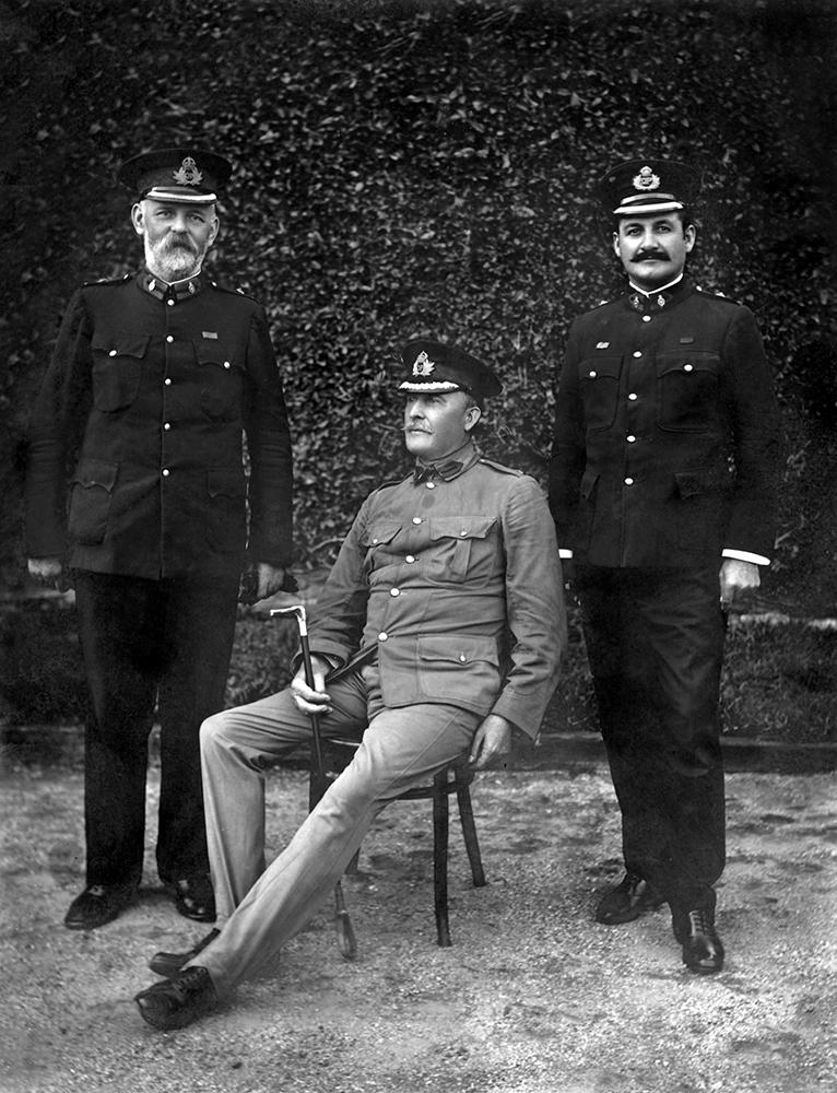 Inspector 2/C Geraghty, Commisioner Cahill, Chief Inspector Urquhart