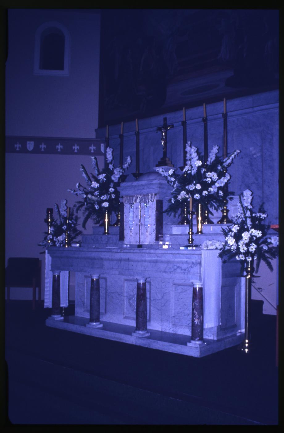 Corpus Christi Church: altar