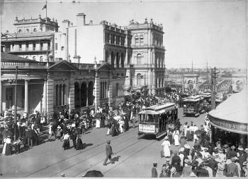 Trams in Queen Street, 1910