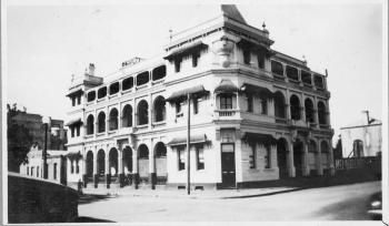 Exterior of a grand old hotel in Rockhampton seen from across the road